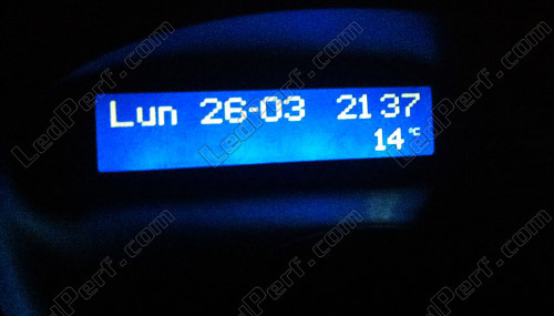 Changer les ampoules de l'ordinateur de bord sur Peugeot 206
