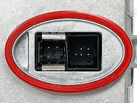 Zoom op de connector van de Xenon ballast voor Alfa Romeo Giulia